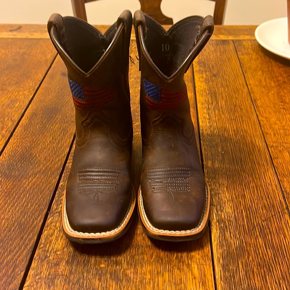 Toddler BOY size 10–Ariat Distressed Brown Patriot II Children's Western Boot